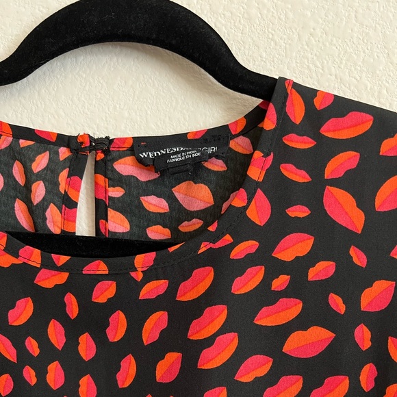 Wednesdays Girl Smock Dress Peplum Hem Lip Print - Picture 4 of 13